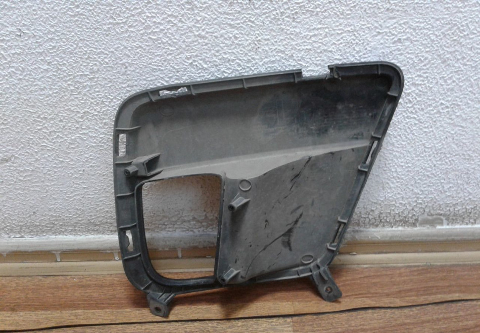 Решетка (рамка) птф левая Kia Cerato 2 купе (трещ.) oem 865631m310