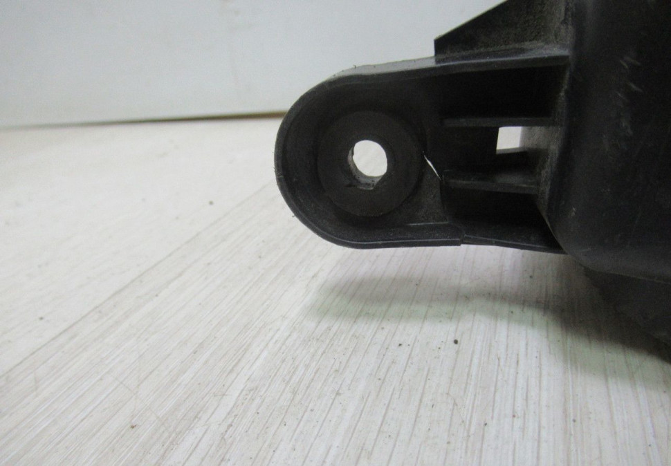 Корпус воздушного фильтра Lada Vesta oem 8450031690 (слом.2крепл) (скл-3) Корпус воздушного фильтра Lada Vesta oem 8450031690 (слом.2крепл) (скл-3)