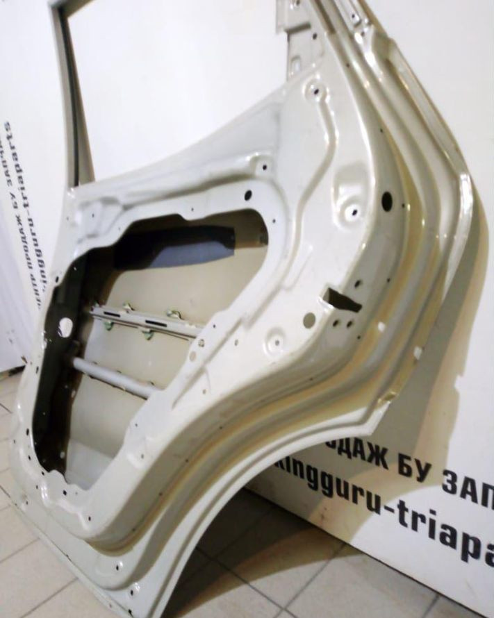 Дверь задняя правая Hyundai Santa Fe 3 12-18 oem 770042W000 (скл-3)