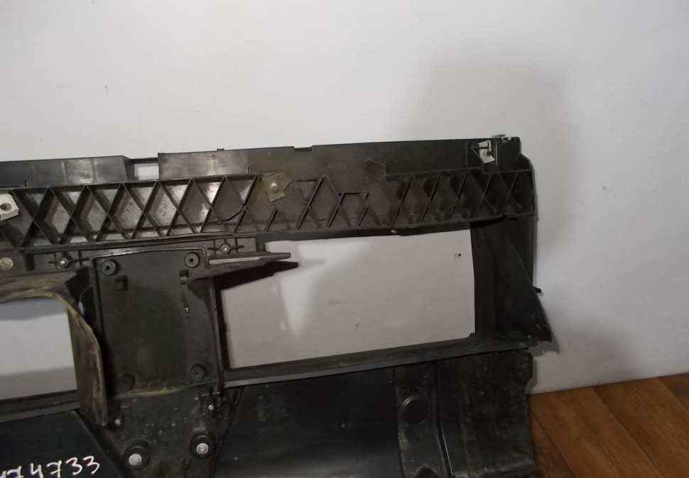 Воздуховод радиатора бу BMW 2 F45 OEM 51747338207 Воздуховод радиатора бу BMW 2 F45 OEM 51747338207