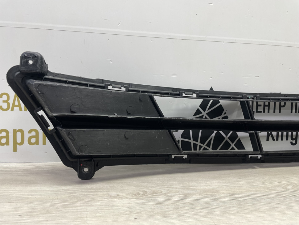 Решётка переднего бампера Hyundai Solaris рест oem 865614L500 Решётка переднего бампера Hyundai Solaris рест oem 865614L500