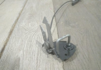 Крюк капота бу BMW 7 F01 OEM 51237183765