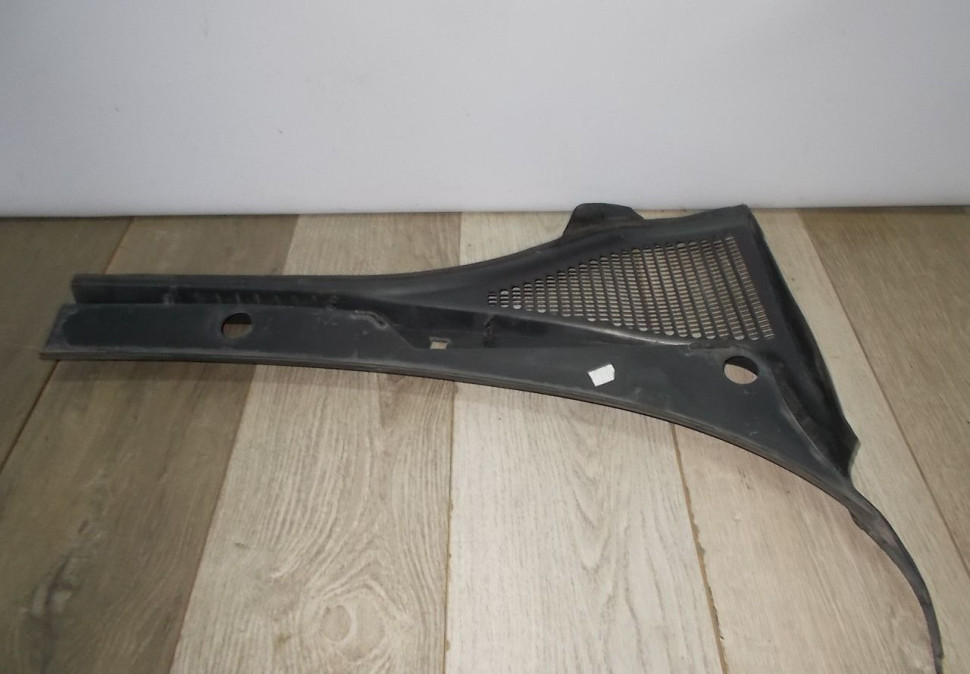 Жабо левое бу Skoda Octavia A7 OEM 5E1819415A