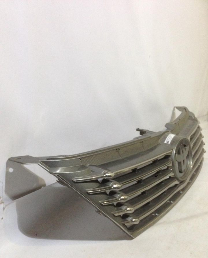 Решетка переднего бампера Toyota Camry V50 (трещины) oem 5310133370