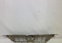Решетка переднего бампера Toyota Camry V50 (трещины) oem 5310133370