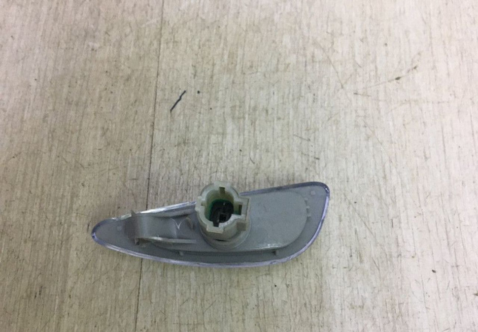Повторитель поворота правый Hyundai solaris 1 oem 923041R000 Повторитель поворота правый Hyundai solaris 1 oem 923041R000
