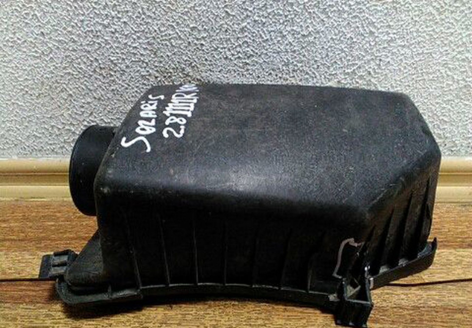 Корпус воздушного фильтра верхняя часть Hyundai Solaris трещины oem 281111r100