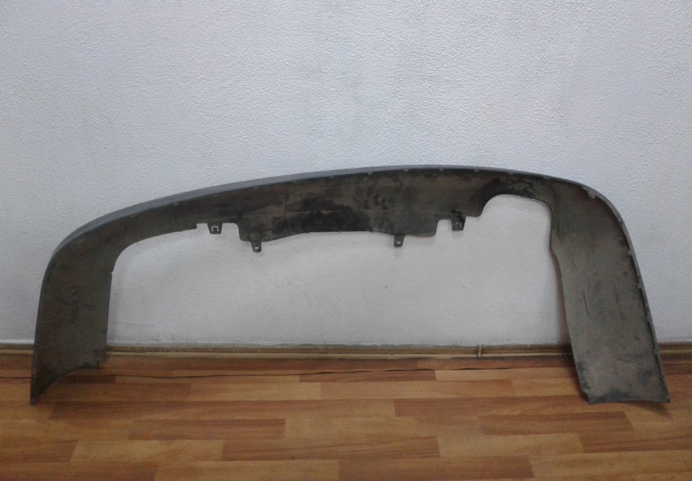 Спойлер заднего бампера Volkswagen Passat B6 oem 3c9807521A Спойлер заднего бампера Volkswagen Passat B6 oem 3c9807521A