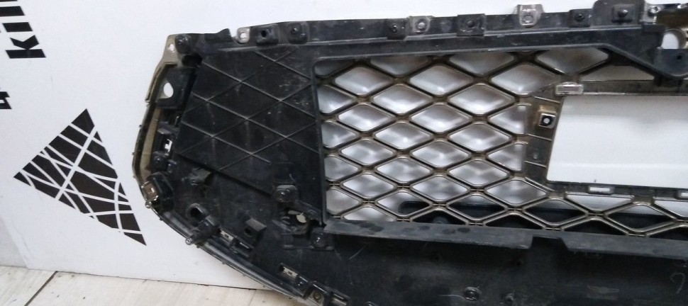 Решетка радиатора  Genesis G 90 oem 86376D2600