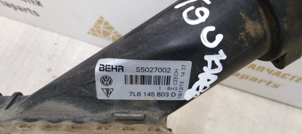 Интеркулер левый Volkswagen Touareg 1 2 (03-18) oem 7L6145803d Интеркулер левый Volkswagen Touareg 1 2 (03-18) oem 7L6145803d