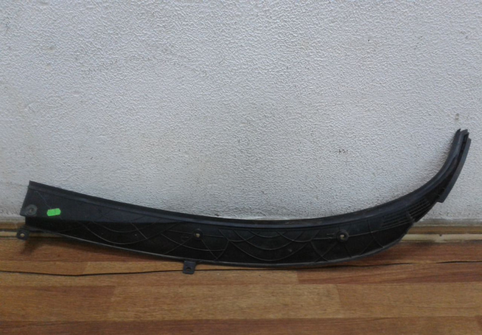 Накладка жабо правая Lada Granta oem 21908212734 (скл-3) Накладка жабо правая Lada Granta oem 21908212734 (скл-3)