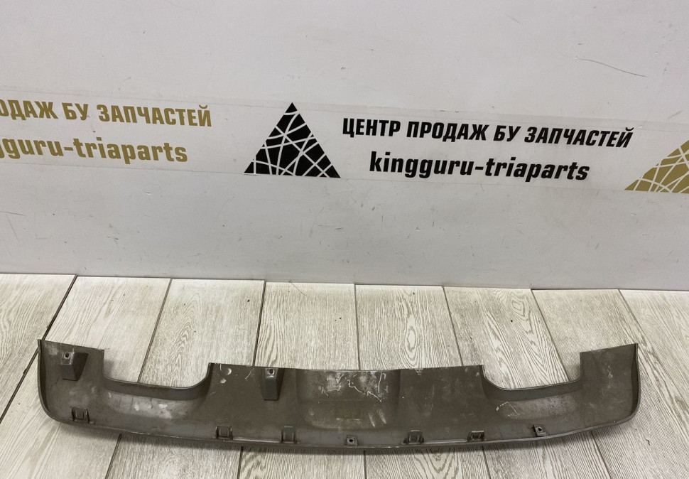 Накладка заднего бампера Renault Sandero Stepway 2 OEM 850700447R Накладка заднего бампера Renault Sandero Stepway 2 OEM 850700447R