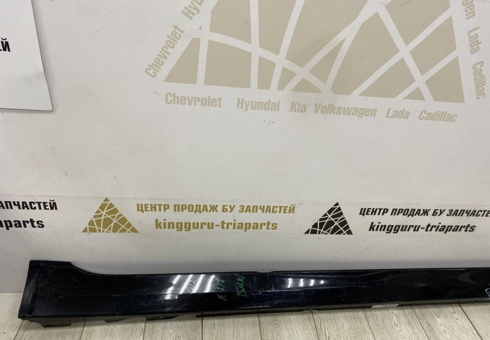 Порог правый BMW 5 G30 OEM 51777387338