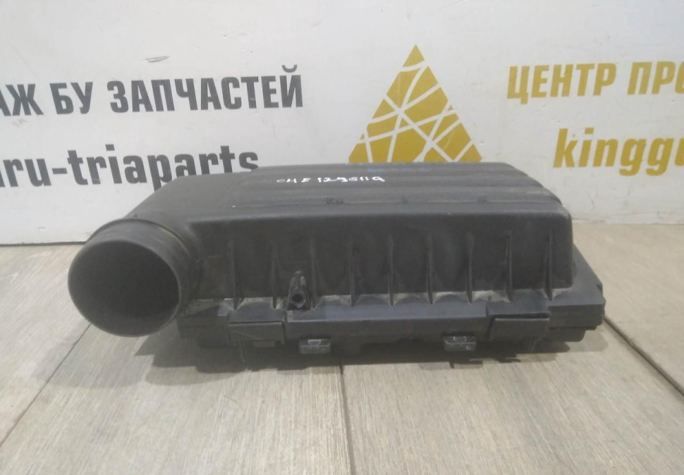 Корпус воздушного фильтра бу Skoda Rapid OEM 04E129611G Корпус воздушного фильтра бу Skoda Rapid OEM 04E129611G