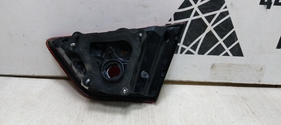 Фонарь левый внутренний Hyundai Creta 2016> oem 92403M0000 Фонарь левый внутренний Hyundai Creta 2016> oem 92403M0000