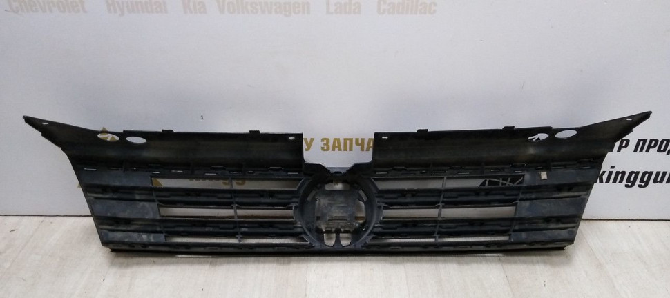 Решетка радиатора Volkswagen Tiguan 2 16-20 oem 5NA853653B (скл-3) Решетка радиатора Volkswagen Tiguan 2 16-20 oem 5NA853653B (скл-3)
