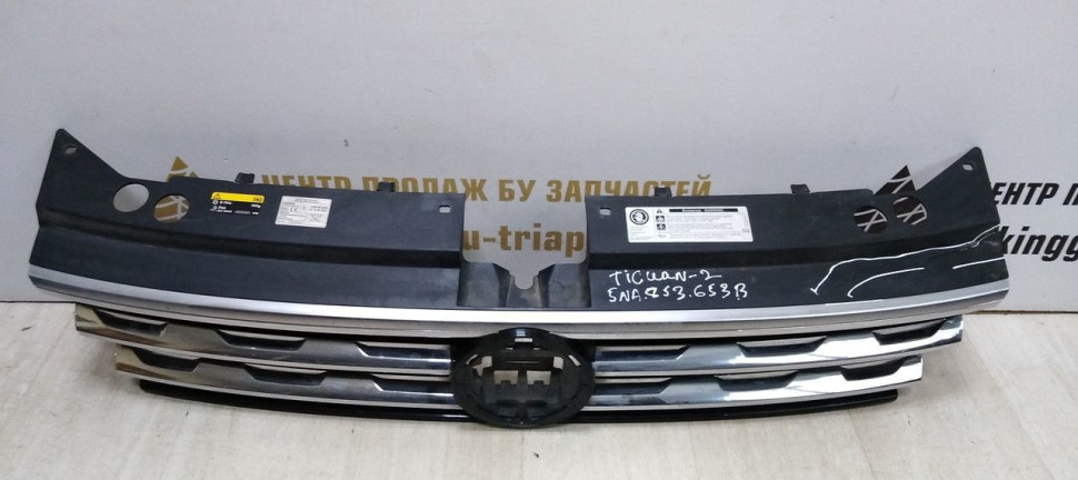 Решетка радиатора Volkswagen Tiguan 2 16-20 oem 5NA853653B (скл-3)