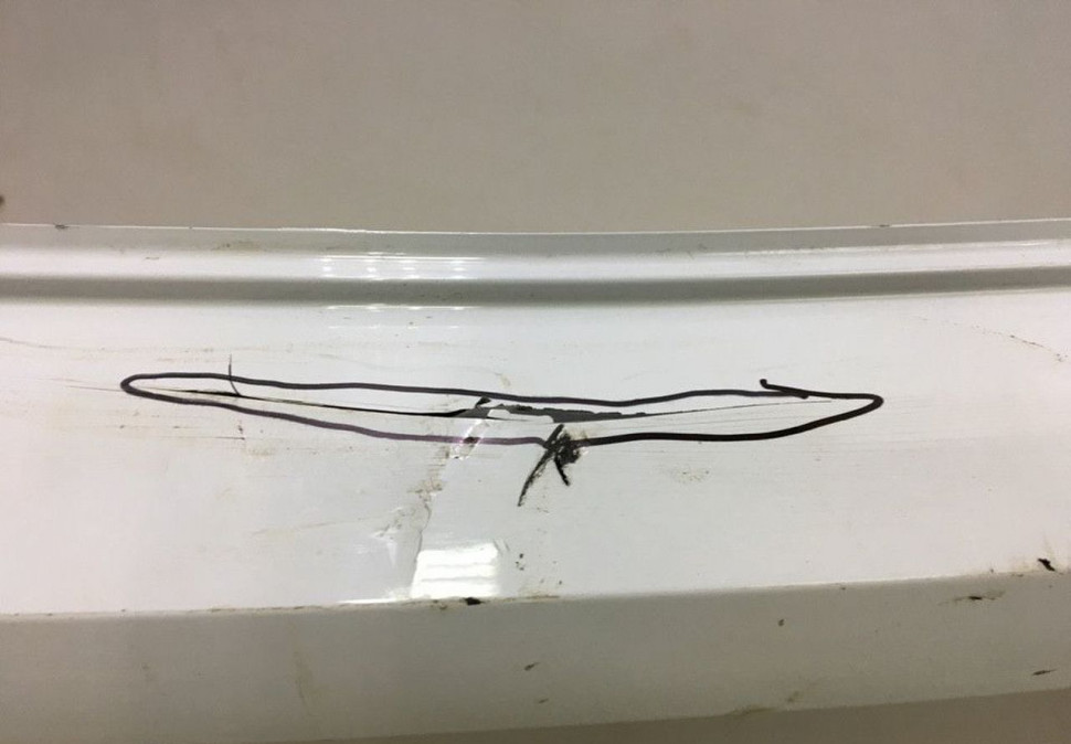 Бампер задний Volkswagen Polo sedan рест oem 6RU807421D (трещины) Бампер задний Volkswagen Polo sedan рест oem 6RU807421D (трещины)