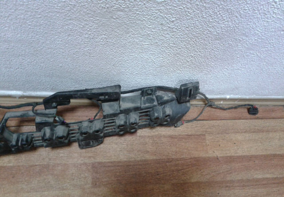 Кронштейн заднего бампера (+проводка) Cadillac XT5 (16>) Oem 84046776 Кронштейн заднего бампера (+проводка) Cadillac XT5 (16>) Oem 84046776