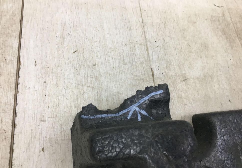 Абсорбер переднего бампера KIA Sportage 4 oem 86520F1000 Абсорбер переднего бампера KIA Sportage 4 oem 86520F1000