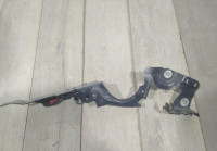 Петля капота правая бу BMW 2 F45 OEM 7300522