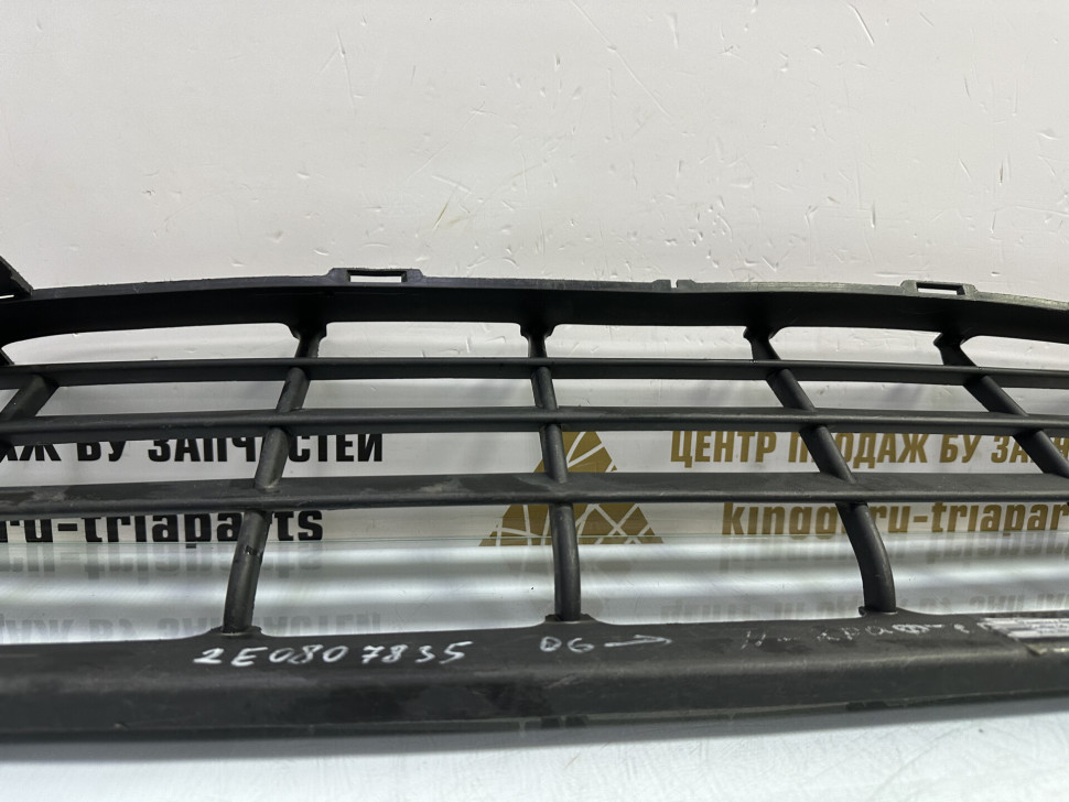 Решетка переднего бампера Volkswagen Crafter 1 2006 OEM 2E0807835 Решетка переднего бампера Volkswagen Crafter 1 2006 OEM 2E0807835