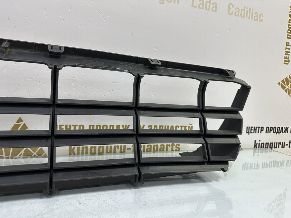 Решетка переднего бампера Volkswagen Crafter 1 2006 OEM 2E0807835 Решетка переднего бампера Volkswagen Crafter 1 2006 OEM 2E0807835