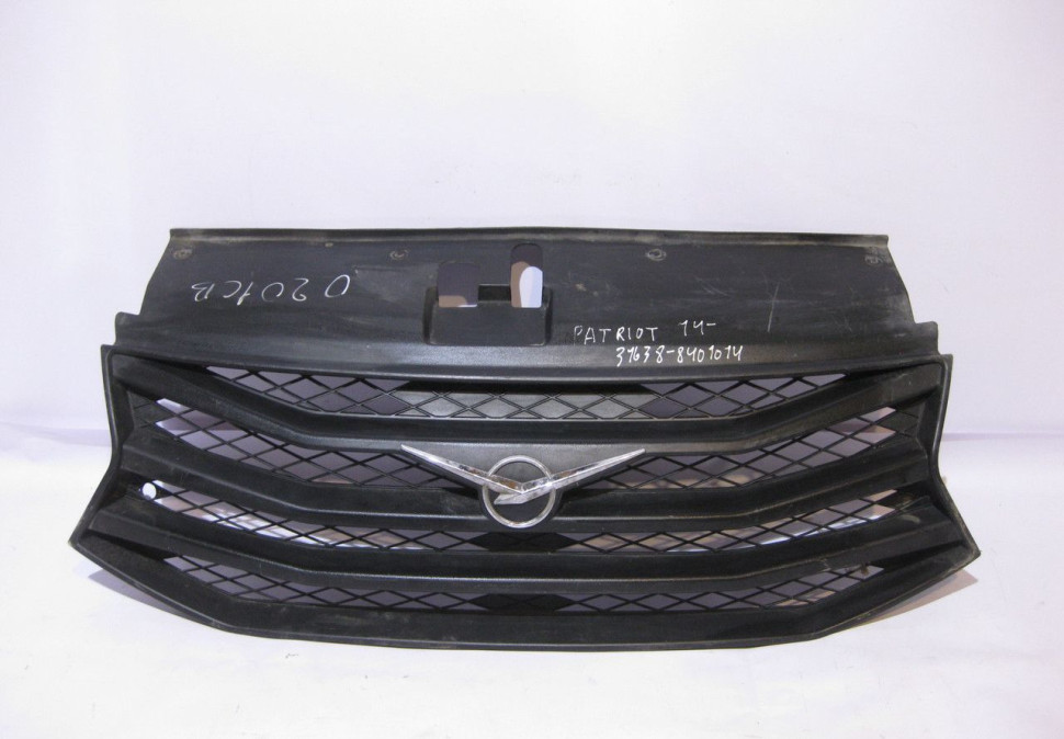 Решетка радиатора Uaz Patriot (14>) oem 316388401014 (скл-3)