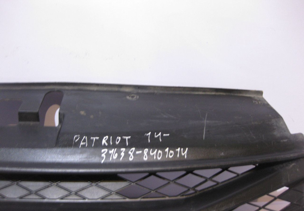 Решетка радиатора Uaz Patriot (14>) oem 316388401014 (скл-3) Решетка радиатора Uaz Patriot (14>) oem 316388401014 (скл-3)
