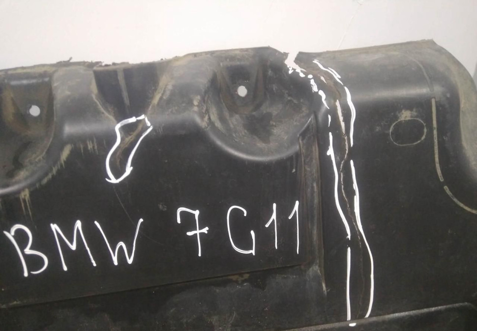 Защита заднего бампера бу BMW 7 G11 OEM 51757404727 Защита заднего бампера бу BMW 7 G11 OEM 51757404727