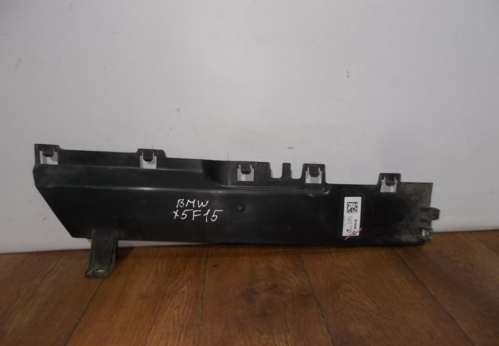 Дефлектор радиатора левый бу BMW X5 F15