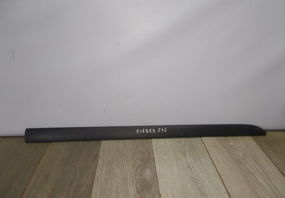 Накладка передней правой двери бу Skoda Fabia 2 OEM 5J6853516