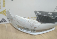 Бампер передний бу Skoda Rapid OEM 60U807221F (В)