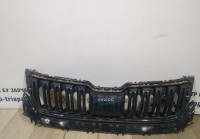 Решетка радиатора бу Skoda Kodiaq OEM 565853653A