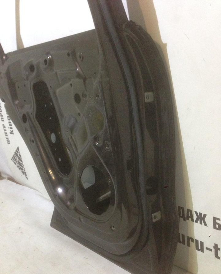 Дверь задняя левая Audi Q5 oem 8R0833051B (скл-3)