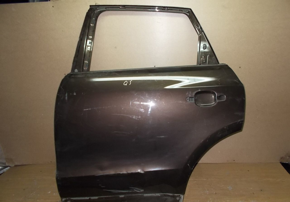 Дверь задняя левая Audi Q5 oem 8R0833051B (скл-3)