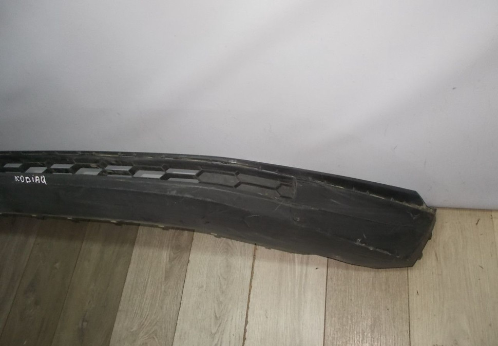 Спойлер переднего бампера бу Skoda Kodiaq OEM 565807061