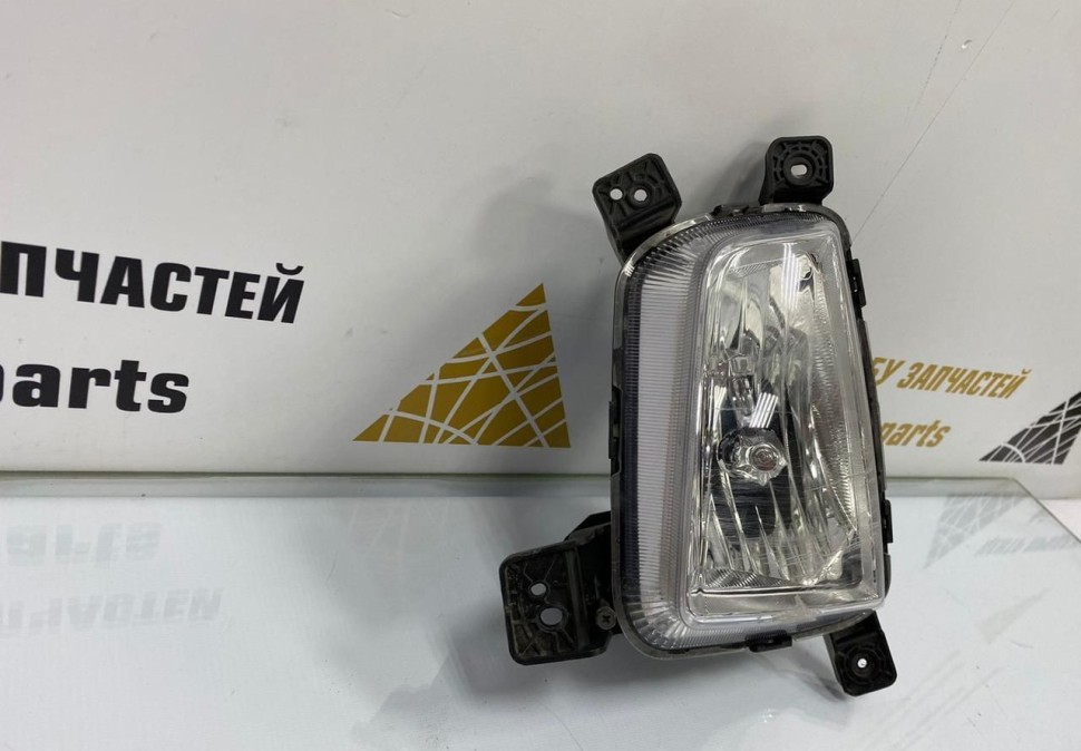 Противотуманная фара правая Hyundai Creta 2016 OEM 92202M0100