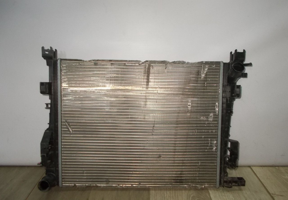 Радиатор охлаждения бу Renault Logan 2 OEM 214106179R