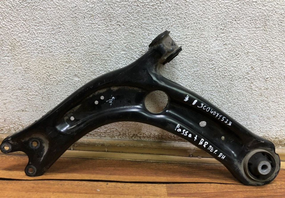 Рычаг передний правый Volkswagen Passat B6 (05>10) oem 3c0407153b