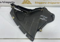 Защита переднего бампера правая BMW 7 G11 M-Pack OEM 51758080062