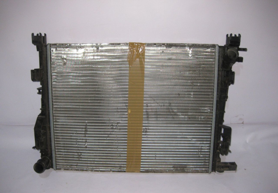 Радиатор охлаждения бу Lada Largus /Renault Logan 2 (15>) (12-18)  OEM 214106179R (скл-3)