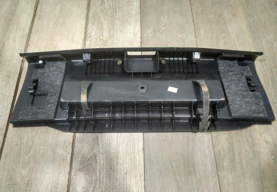 Обивка задней панели бу Skoda Octavia A7 OEM 5E5863485 (скл-3) Обивка задней панели бу Skoda Octavia A7 OEM 5E5863485 (скл-3)