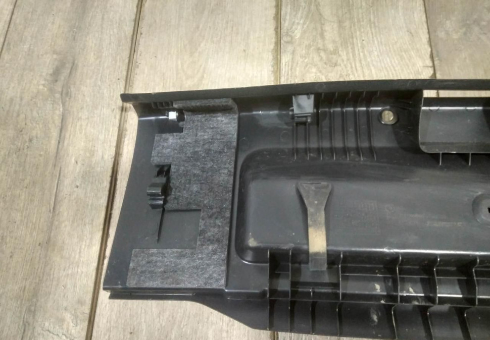 Обивка задней панели бу Skoda Octavia A7 OEM 5E5863485 (скл-3) Обивка задней панели бу Skoda Octavia A7 OEM 5E5863485 (скл-3)