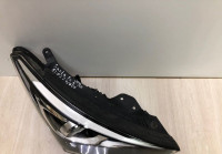 Фара правая Hyundai Santa Fe 3 (15&gt;) ксенон рестайл  oem 921022w600 (слом.1креп.)