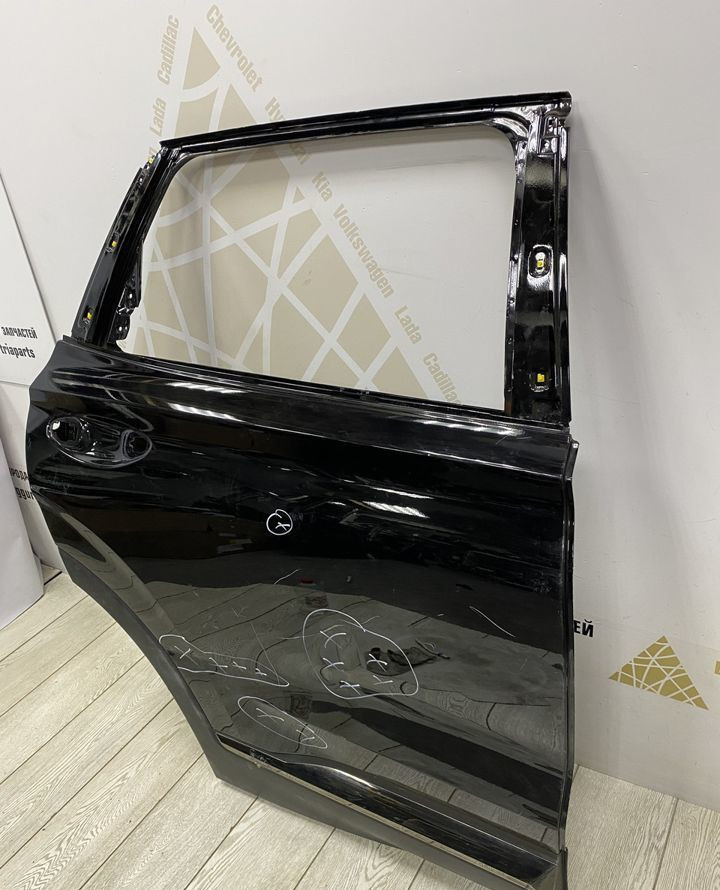 Дверь задняя правая Hyundai Santa Fe 4 2018 OEM 77004S1000 Дверь задняя правая Hyundai Santa Fe 4 2018 OEM 77004S1000