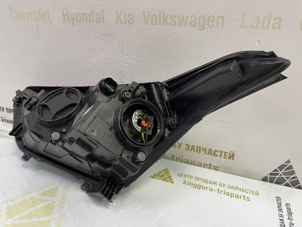 Фара правая Hyundai Creta (16>) oem 92102m0100 (слом.все креп.) Фара правая Hyundai Creta (16>) oem 92102m0100 (слом.все креп.)