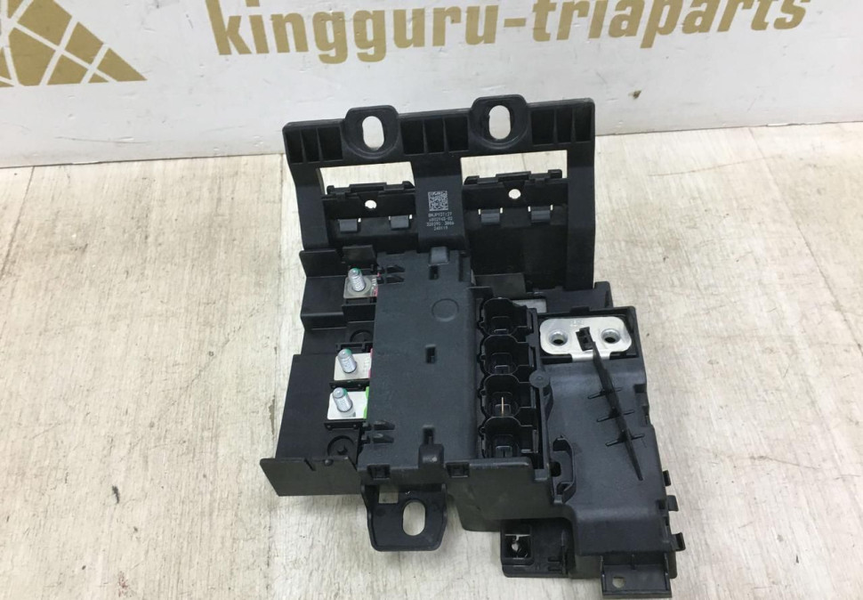 Блок предохранителей BMW 7 G11 OEM 6802943 Блок предохранителей BMW 7 G11 OEM 6802943