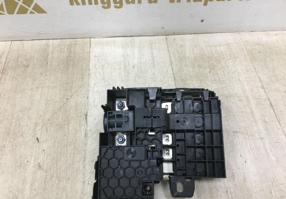 Блок предохранителей BMW 7 G11 OEM 6802943 Блок предохранителей BMW 7 G11 OEM 6802943