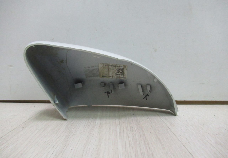 Крышка зеркало левая Volkswagen Polo oem 6r0857537b (слом.2креп.)